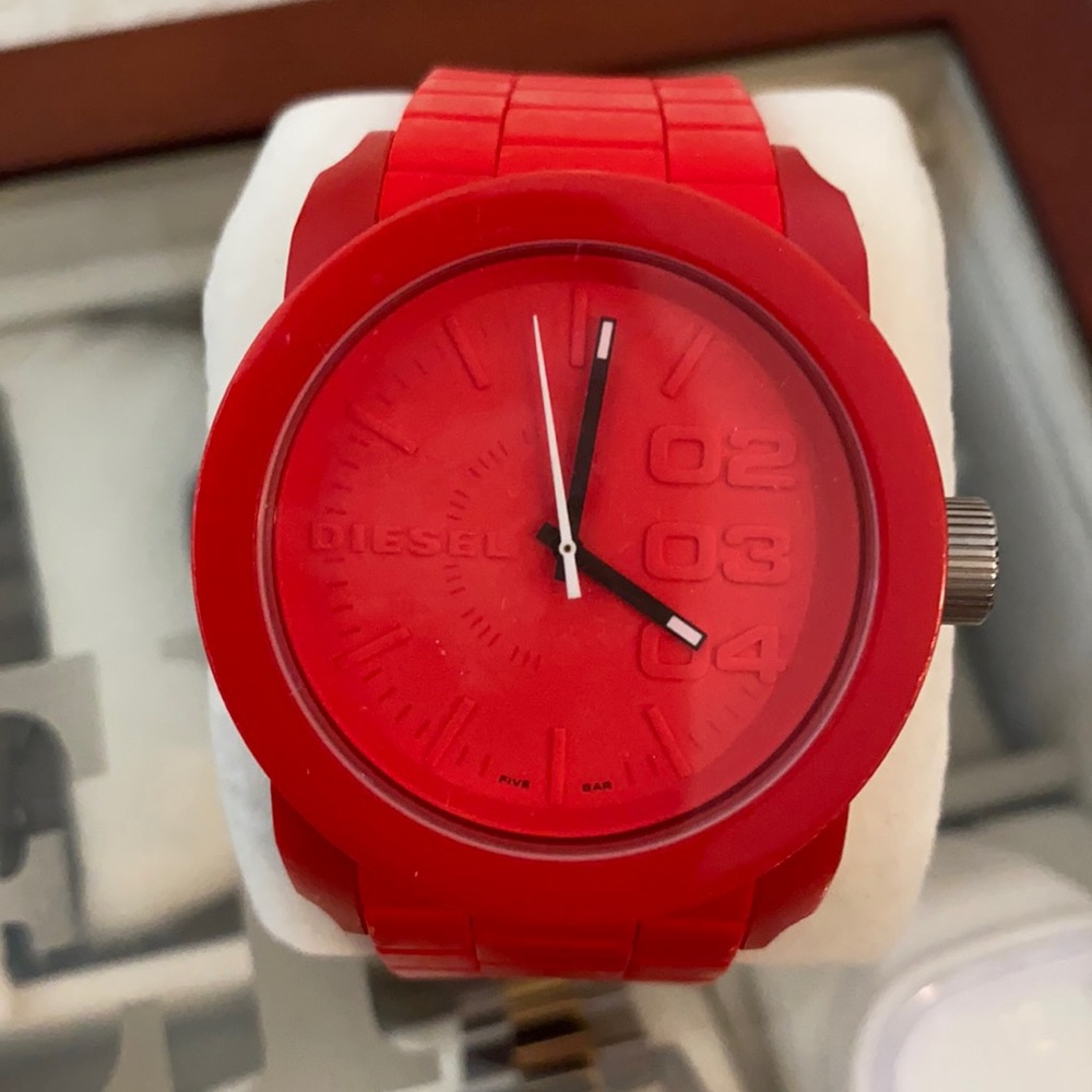 Diesel men’s red watch with rubber band